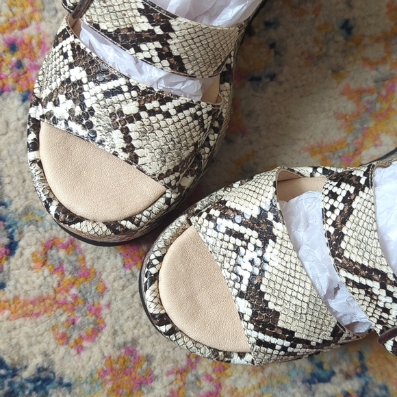 Free People Chelsea Embossed Snake Print Strappy Platform Sandals Beige Black 38 - Picture 3 of 16